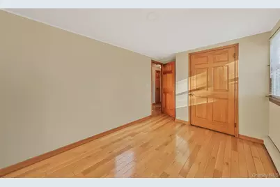 21 Valleywood Drive, Huntington Station, NY 11746 - Photo 27