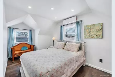 460 Roquette Avenue, Floral Park, NY 11001 - Photo 25