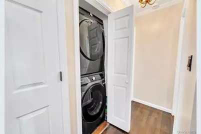 460 Roquette Avenue, Floral Park, NY 11001 - Photo 23