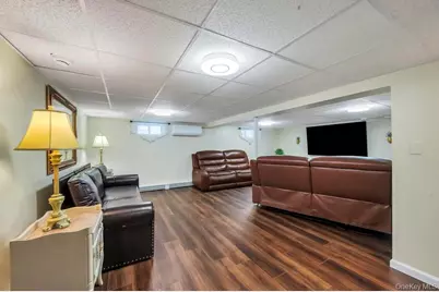 460 Roquette Avenue, Floral Park, NY 11001 - Photo 33