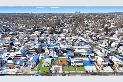 460 Roquette Avenue, Floral Park, NY 11001 - Photo 37