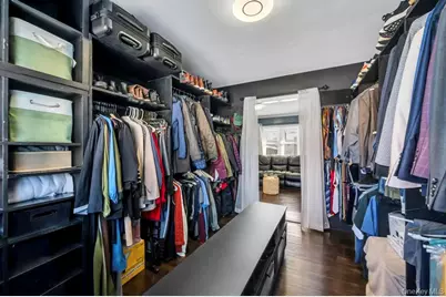 460 Roquette Avenue, Floral Park, NY 11001 - Photo 19