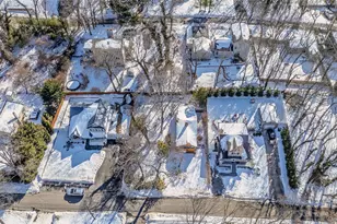 40 Hawthorne Rd, Rocky Point, NY 11778 - Photo 5