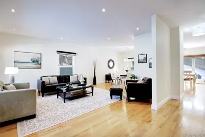 9 Revere Road, Port Washington, NY 11050 - Photo 3