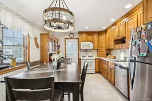 662 College Rd, Farmingville, NY 11738 - Photo 7