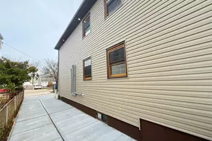 139-12 111th Ave, Jamaica, NY 11435 - Photo 37