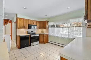 51 Shepherd Ln, Levittown, NY 11756 - Photo 9