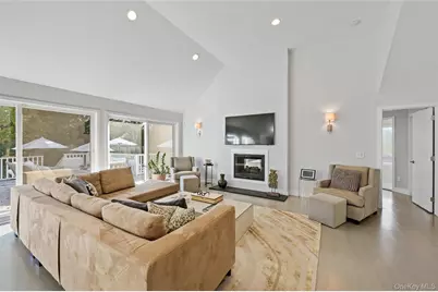 6 Bridle Path, Westhampton Beach, NY 11978 - Photo 5