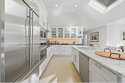 6 Bridle Path, Westhampton Beach, NY 11978 - Photo 9