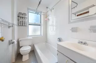 141-24 78th Rd, Kew Gardens, NY 11367 - Photo 5