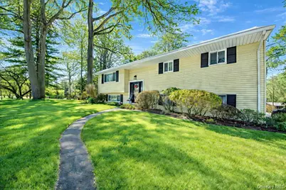 569 Millburn Court, Valley Cottage, NY 10989 - Photo 3