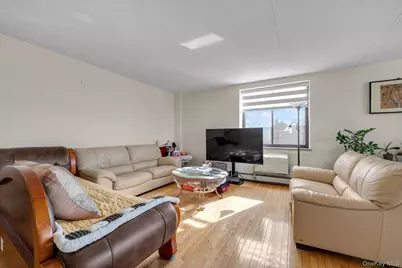14477 Roosevelt Avenue #5C, Flushing, NY 11354 - Photo 5