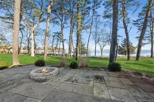 8 Duckwood Ln, Hampton Bays, NY 11946 - Photo 7