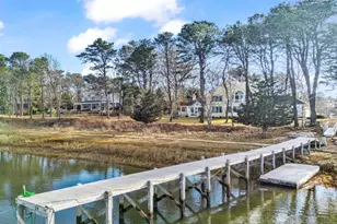 8 Duckwood Ln, Hampton Bays, NY 11946 - Photo 5