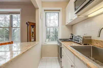 5 Midland Gardens #2K, Bronxville, NY 10708 - Photo 11