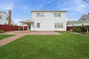 24 Crag Ln, Levittown, NY 11756 - Photo 27