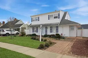 24 Crag Ln, Levittown, NY 11756 - Photo 3