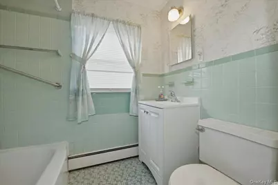 24 Crag Lane, Levittown, NY 11756 - Photo 21