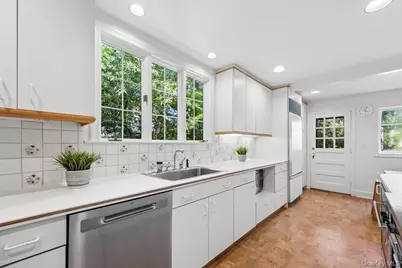 144 N Chatsworth Avenue, Larchmont, NY 10538 - Photo 11