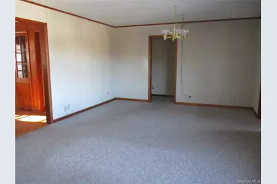 35 Midland Avenue, Central Valley, NY 10917 - Photo 5