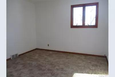 35 Midland Avenue, Central Valley, NY 10917 - Photo 11