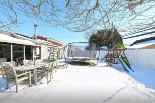 14 Thimble Ln, Hicksville, NY 11801 - Photo 25