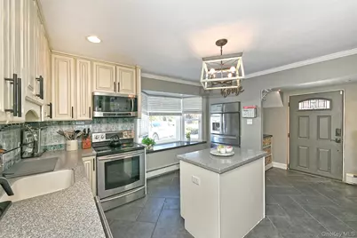 14 Thimble Lane, Hicksville, NY 11801 - Photo 7