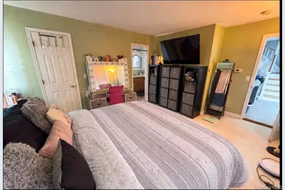 131 E Alhambra Avenue, Lindenhurst, NY 11757 - Photo 3