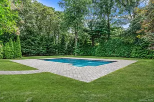 19 Pine Tree Ln, East Quogue, NY 11942 - Photo 7