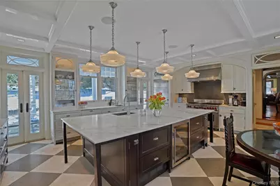 534 Pelham Manor Road, Pelham, NY 10803 - Photo 17