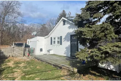 359 Park Avenue, Babylon, NY 11702 - Photo 1