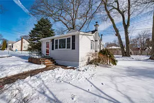 59 Webster Ave, Ronkonkoma, NY 11779 - Photo 5