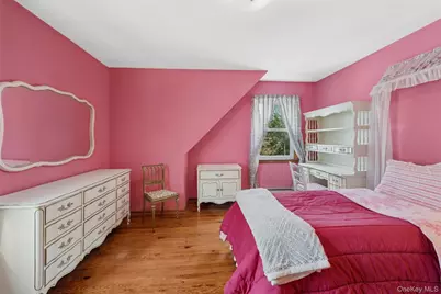 529 7th Avenue, New Hyde Park, NY 11040 - Photo 15