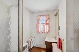 529 7th Ave, New Hyde Park, NY 11040 - Photo 17