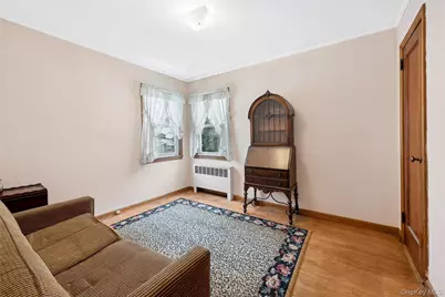 529 7th Avenue, New Hyde Park, NY 11040 - Photo 9