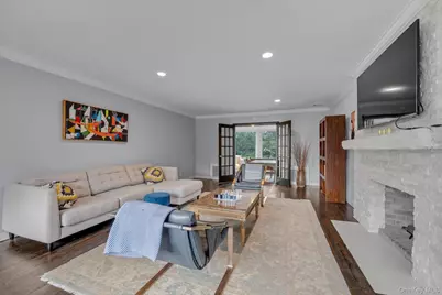 1357 Boxwood Drive E, Hewlett, NY 11557 - Photo 3