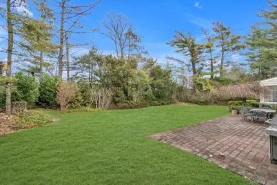 1357 Boxwood Drive E, Hewlett, NY 11557 - Photo 23