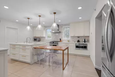 1357 Boxwood Drive E, Hewlett, NY 11557 - Photo 7