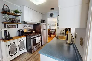 214 Avenue A, Ronkonkoma, NY 11779 - Photo 7