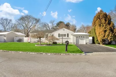 214 Avenue A, Ronkonkoma, NY 11779 - Photo 3