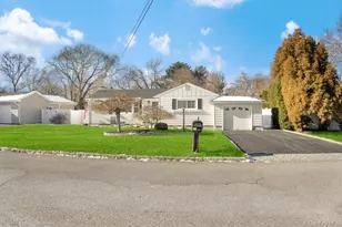 214 Avenue A, Ronkonkoma, NY 11779 - Photo 3