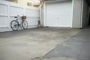 147-68 259th St, Rosedale, NY 11422 - Photo 9