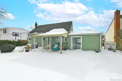 325 Cayuga Avenue, East Meadow, NY 11554 - Photo 3