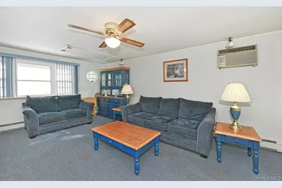 325 Cayuga Avenue, East Meadow, NY 11554 - Photo 15