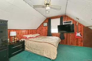 325 Cayuga Ave, East Meadow, NY 11554 - Photo 21