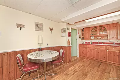 325 Cayuga Avenue, East Meadow, NY 11554 - Photo 27