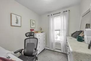 70 Hinsdale Ave, Floral Park, NY 11001 - Photo 15