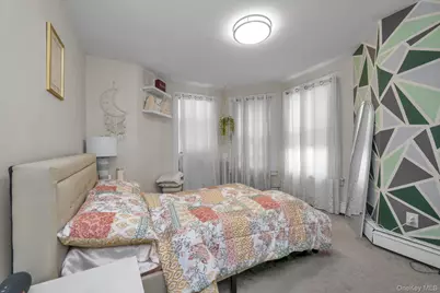 70 Hinsdale Avenue, Floral Park, NY 11001 - Photo 13