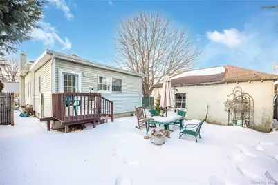 32 Sunset Avenue, Farmingdale, NY 11735 - Photo 19