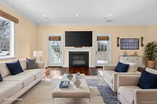 220 Elderfields Rd, Manhasset, NY 11030 - Photo 15